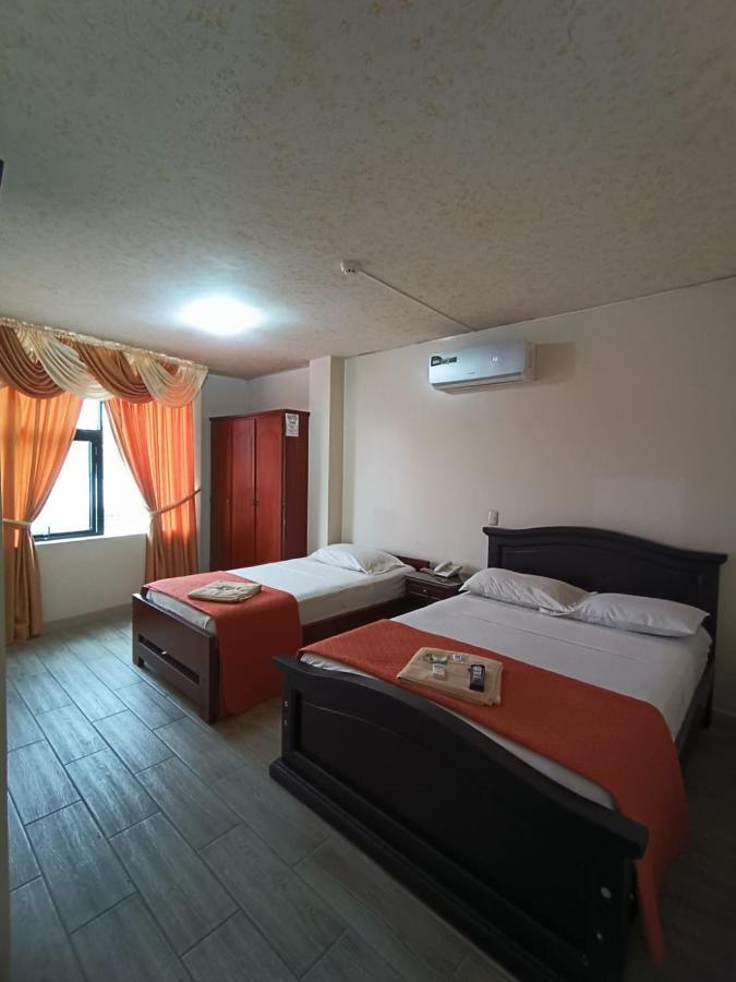 Hotel Quezada Hermanos 圣多明各德洛斯科罗拉多斯 外观 照片