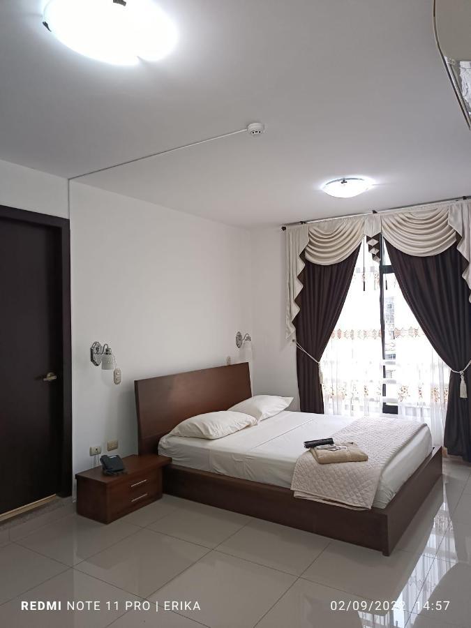 Hotel Quezada Hermanos 圣多明各德洛斯科罗拉多斯 外观 照片