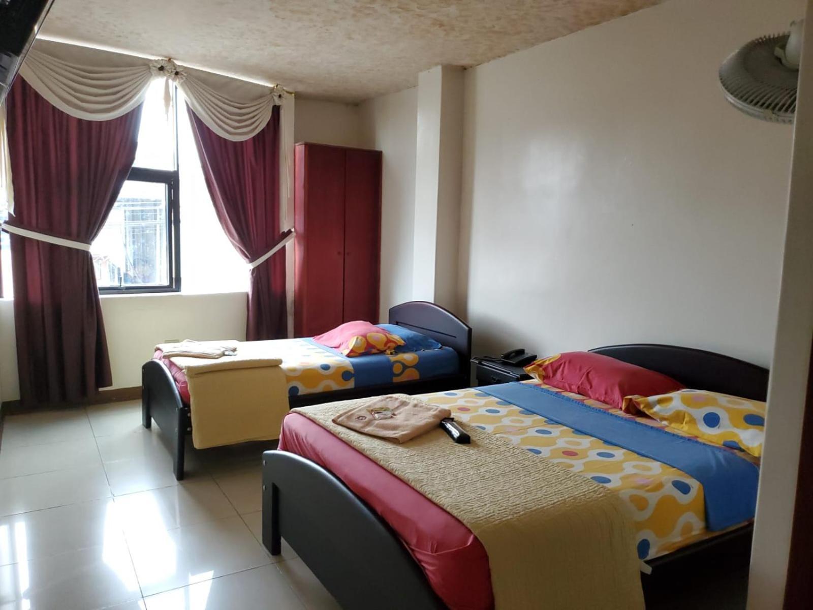 Hotel Quezada Hermanos 圣多明各德洛斯科罗拉多斯 外观 照片